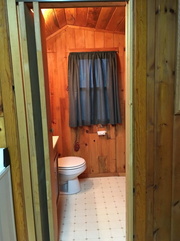 Cabin 5 Bathroom